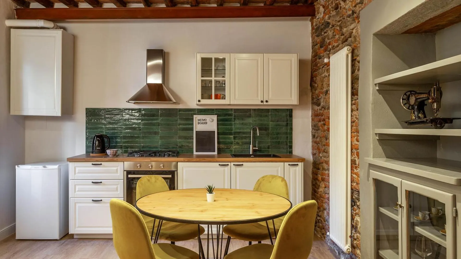 Appartamento Le Giraffe - Pietrasanta Centro 0*,  Italy